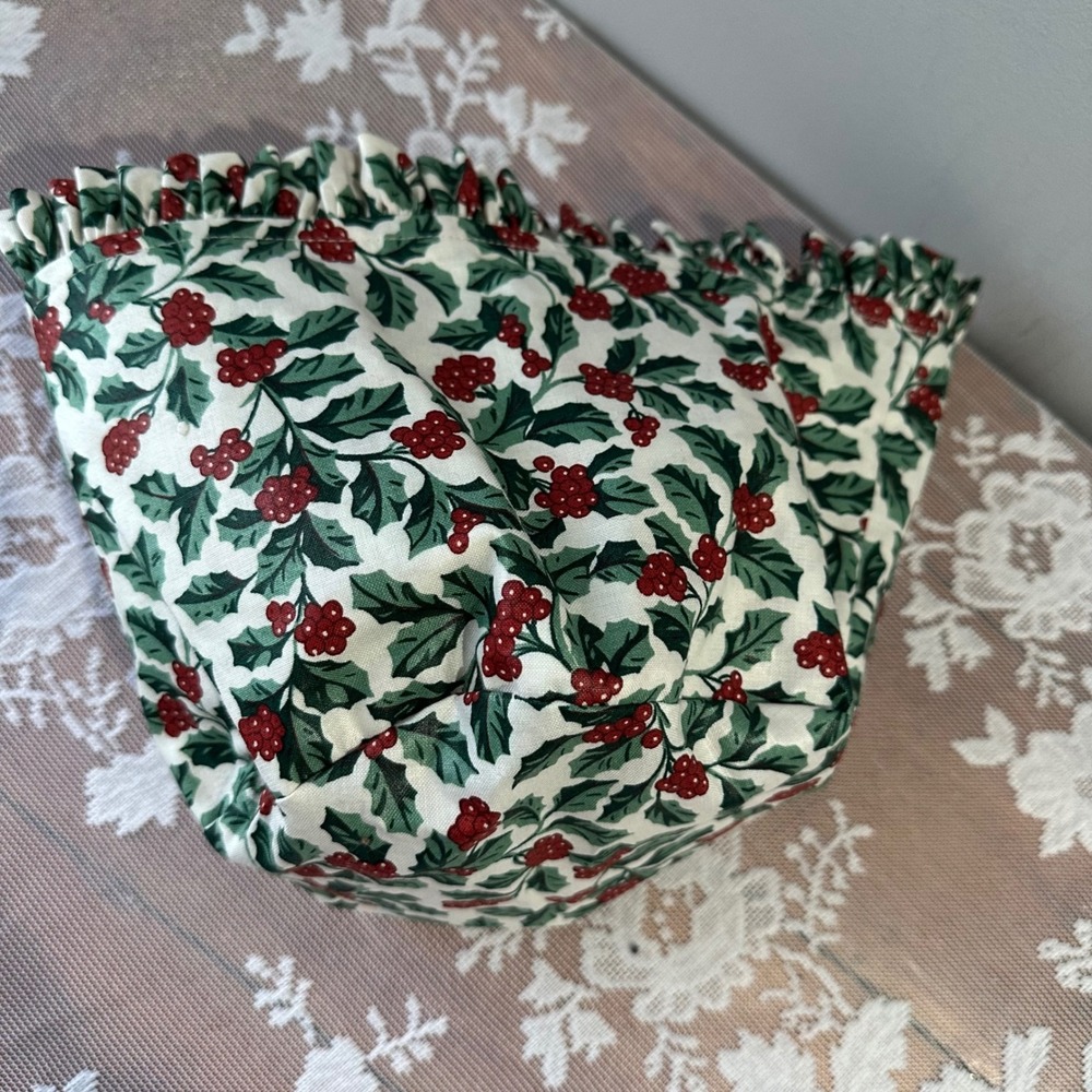 Longaberger Basket Liner Holly‎ Berry Christmas Print Ruffle Cream Green Red 7in
